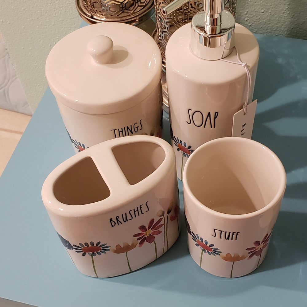 Rae Dunn floral bathroom set - Picture 1 of 4